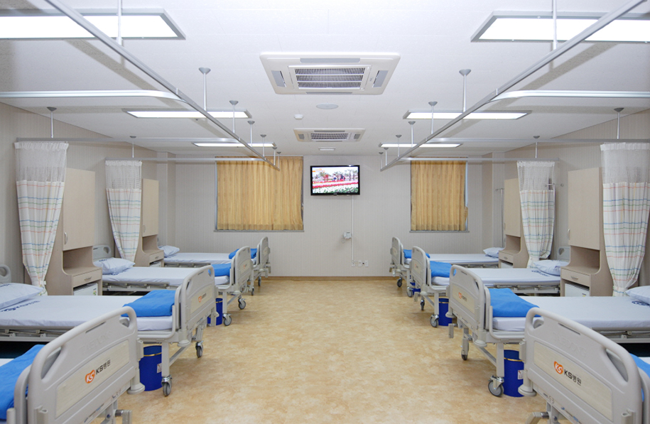 5층 8인실